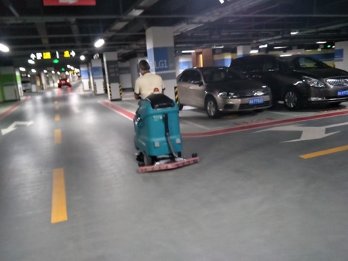 1547024230643466.jpg 駕駛式洗地機.JPG